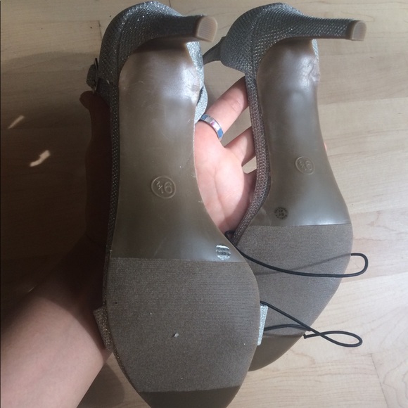 🆕Worthington Silver Glitter Heels Bristol - Picture 10 of 10